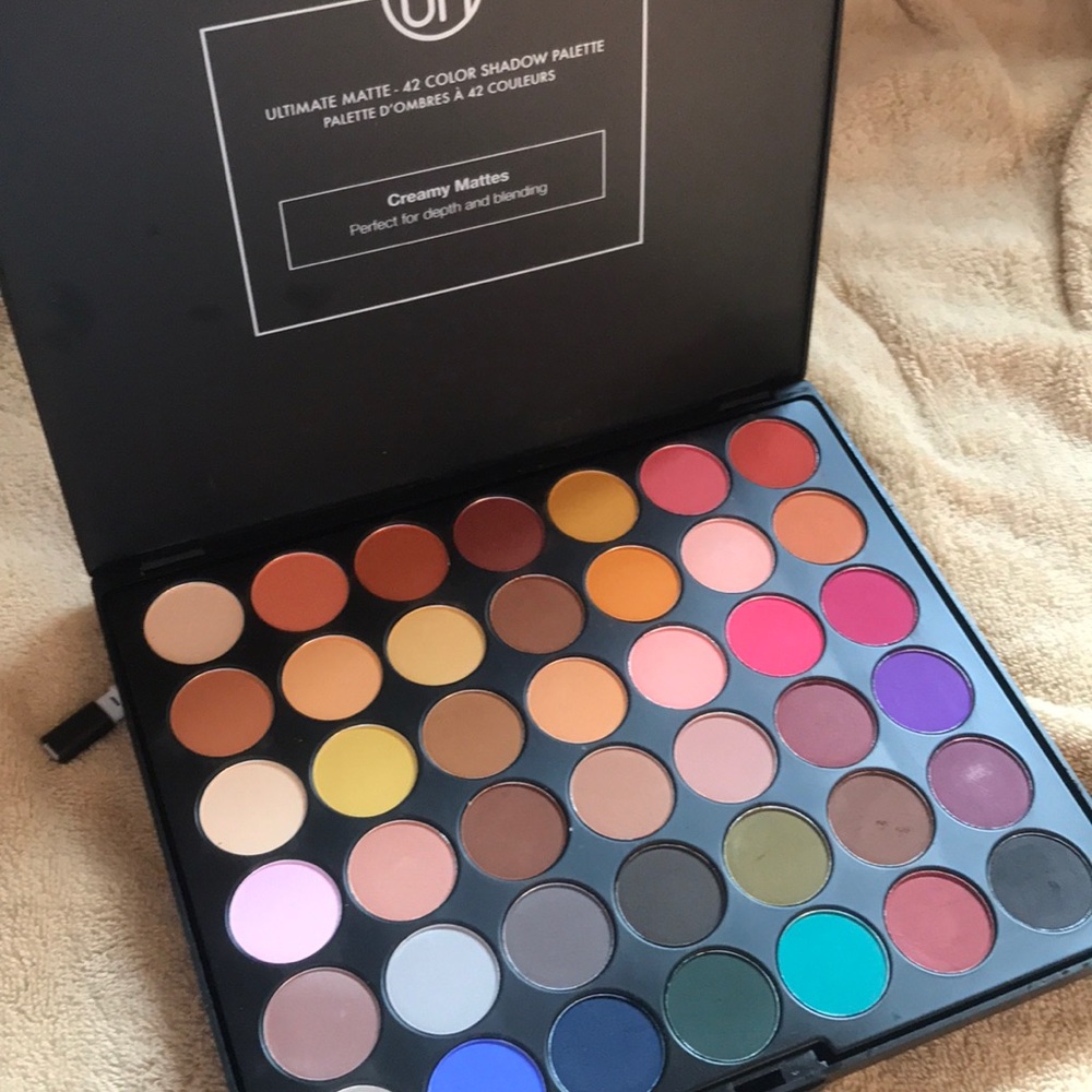 BH Eyeshadow Palette